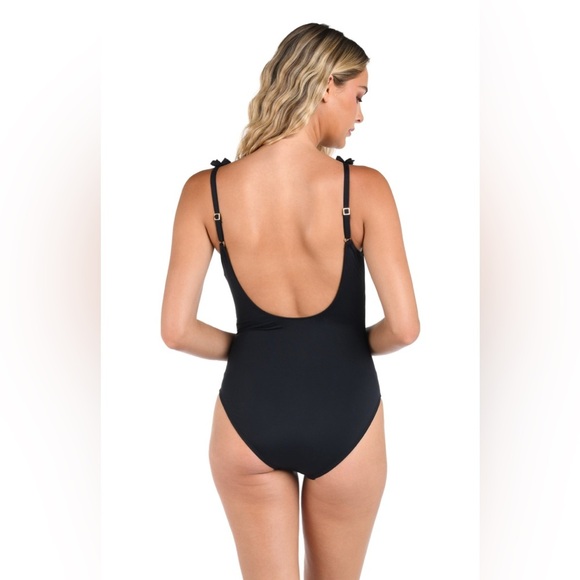 LA BLANCA Island Goddess Ruffled V-Plunge One Piece - Black
$137.00 Sz 8 - Picture 2 of 8